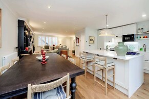 Modern 2-bedroom Flat - Angel