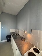 Room-serene Ocean View Apartment Room in