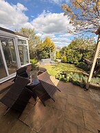 House Sleeps 7 With Enclosed Garden