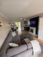 House Sleeps 7 With Enclosed Garden