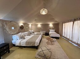 Sunbright luxury camp