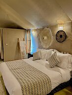 Sunbright luxury camp