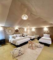 Sunbright luxury camp