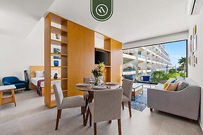Oceanview 1 BR Condo With Private Beach - Pools