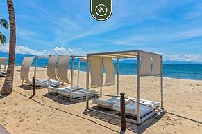 Oceanview 1 BR Condo With Private Beach - Pools