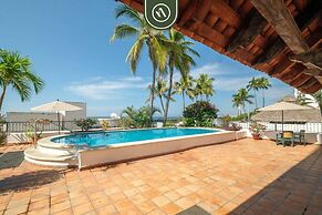 Amazing 1 BR Condo - Partial Oceanview - Pool