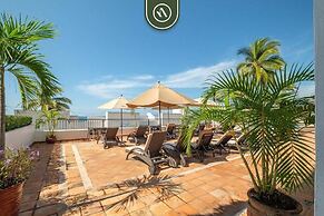 Amazing 1 BR Condo - Partial Oceanview - Pool
