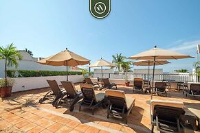 Amazing 1 BR Condo - Partial Oceanview - Pool