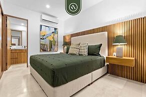 Oceanfront 3 BR Condo With Private Beach - Pools