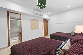 Oceanfront 3 BR Condo With Private Beach - Pools