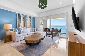 Oceanfront 3 BR Condo With Private Beach - Pools
