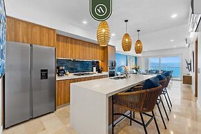 Oceanfront 3 BR Condo With Private Beach - Pools