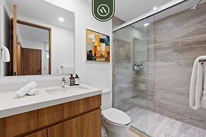 Oceanfront 3 BR Condo With Private Beach - Pools