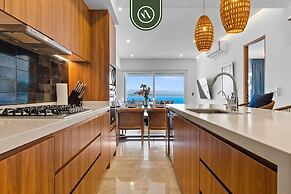 Oceanfront 3 BR Condo With Private Beach - Pools