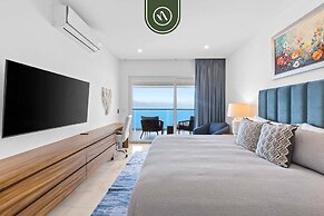 Oceanfront 3 BR Condo With Private Beach - Pools