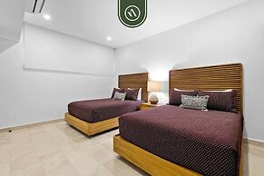 Oceanfront 3 BR Condo With Private Beach - Pools