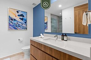 Oceanfront 3 BR Condo With Private Beach - Pools