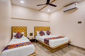 Fabhotel New Pride Suite