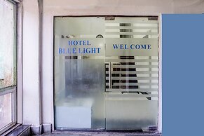 Fabhotel Blue Light