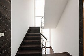 Fabhotel The Royal Residency