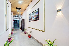 Fabhotel Chandra Dreams