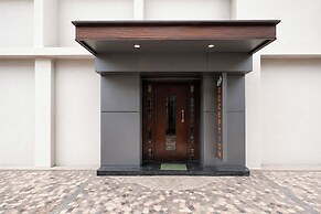 Fabhotel Prasad International