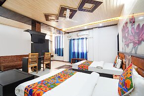 Fabhotel Prakash & Sons