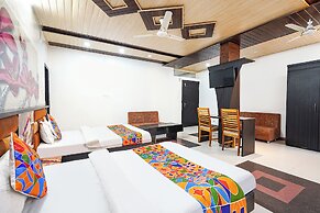 Fabhotel Prakash & Sons