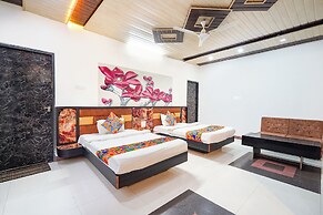 Fabhotel Prakash & Sons