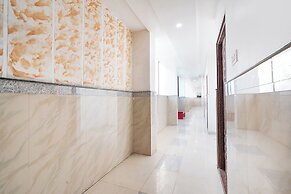 Fabhotel Prakash & Sons