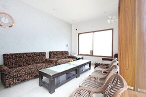 Fabhotel The Dayals & Lawns