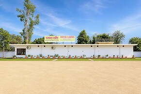 Fabhotel The Dayals & Lawns