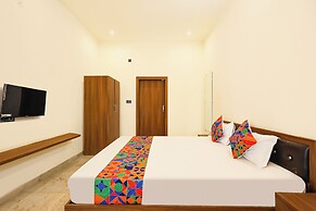 Fabhotel The Dayals & Lawns