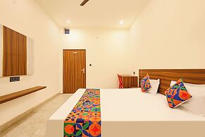 Fabhotel The Dayals & Lawns