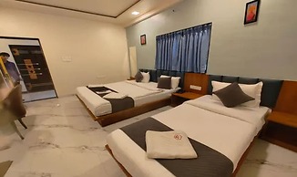 Fabhotel Sunrise Comforts