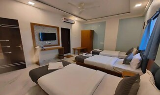 Fabhotel Sunrise Comforts