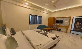 Fabhotel Sunrise Comforts
