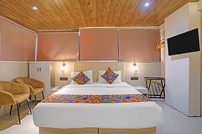 Fabhotel Golden Galaxy