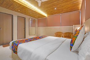 Fabhotel Golden Galaxy