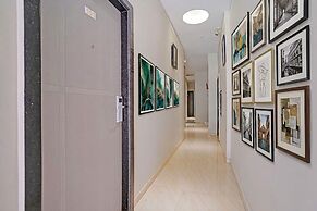 Fabhotel Golden Galaxy
