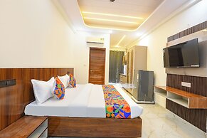 FabHotel 24x Living