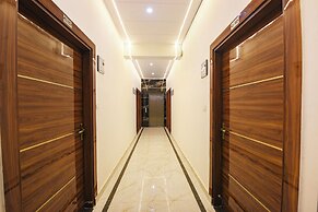 FabHotel 24x Living