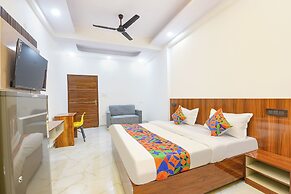 FabHotel 24x Living
