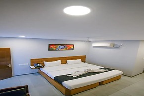 Fabhotel Vaishnavi Classic