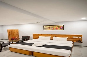 Fabhotel Vaishnavi Classic
