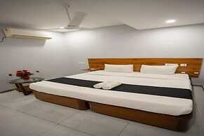 Fabhotel Vaishnavi Classic