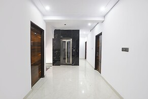 Fabhotel Royal Regency