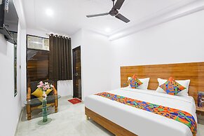 Fabhotel Royal Regency