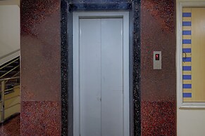 Fabhotel Raj Inn