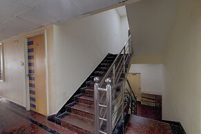 Fabhotel Raj Inn